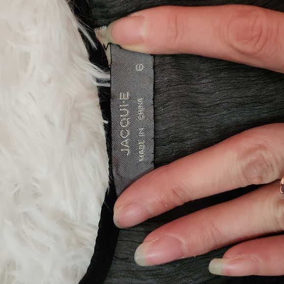 Jacqui e sheer one button closure vest - Picture 4 of 10